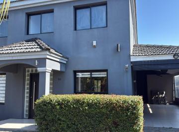 Casa · 500m² · 5 Ambientes · 4 Cocheras · Casa en Venta Barrio Cerrado Hudson Berazategui 170 m² Altos de Hudson 1