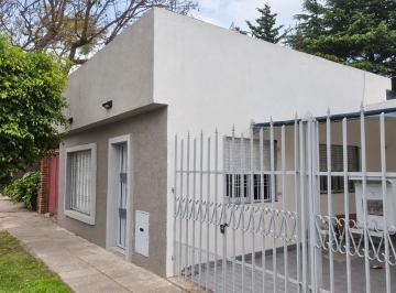 Casa · 40m² · 2 Ambientes · 1 Cochera · Departamento 2 Amb. Frente con Cochera