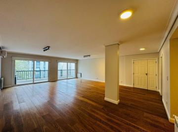 Departamento · 150m² · 4 Ambientes · 2 Cocheras · Departamento en Sarmiento 3100 de Cuatro Ambientes con Cochera Doble en Alquiler
