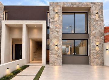 PH · 154m² · 4 Ambientes · 3 Cocheras · Casa en Venta en La Calandria