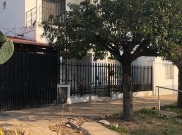 PH · 60m² · 3 Ambientes · PH Pa 3 Amb Alquila Moron
