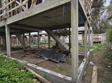 Casa · 93m² · 3 Ambientes · Duplex en Venta, 2 Dorm., Gonnet, Oportunidad de Inversión