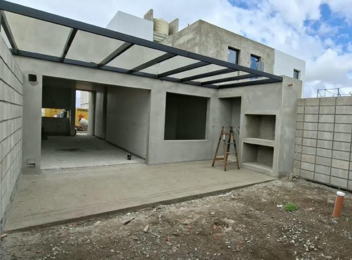 Casa · 70m² · 2 Dormitorios · 1 Cochera