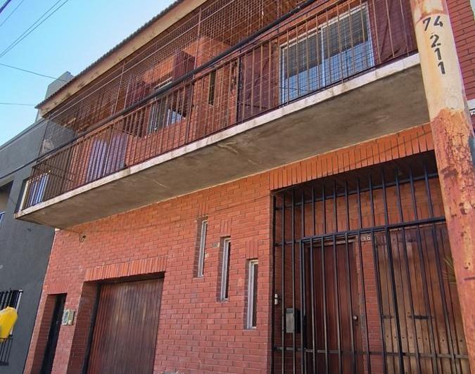 Casa · 180m² · 11 Ambientes · 1 Cochera