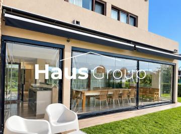 Casa de 6 ambientes, Esteban Echeverría · Casa en Venta Fondo a La Laguna Lagos de Canning