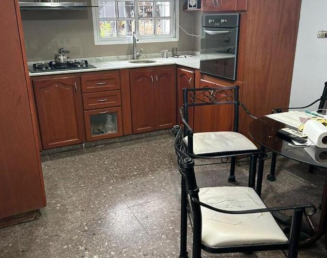Casa · 360m² · 5 Ambientes · 4 Cocheras