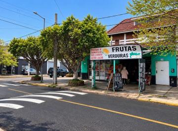 Local comercial · 393m² · 6 Ambientes · Block de 4 Locales Comerciales con PH de 3 Ambientes con Renta - Mármol.