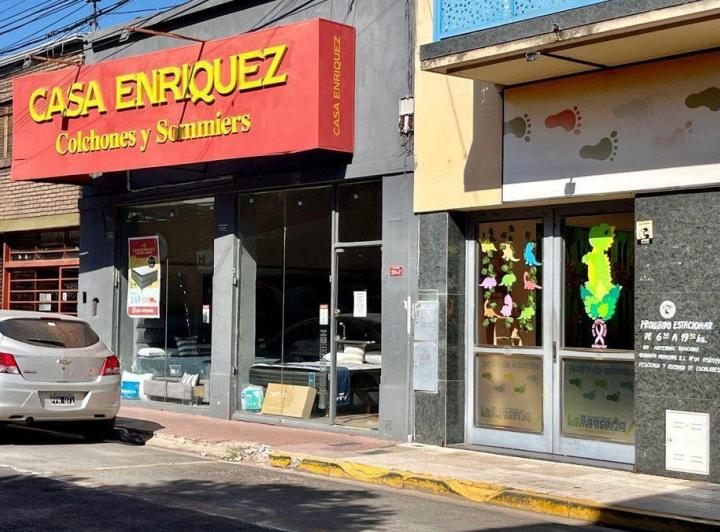 Local comercial · 687m²