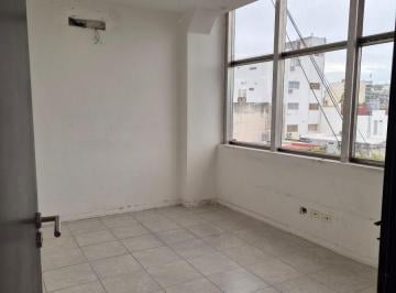 Oficina comercial de 1 ambiente, Flores · Oficina Comercial de 250 m² en Alquiler en Flores