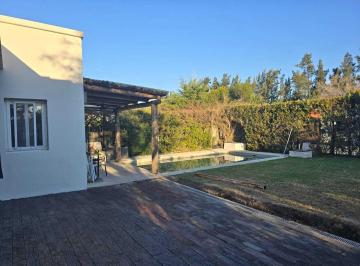 Casa · 250m² · 4 Ambientes · Casa Chalet en Alq. Temporario en La Comarca, General Pacheco, Tigre