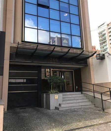 Oficina comercial · 128m² · 1 Ambiente · 1 Cochera