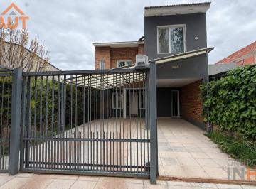 Casa · 231m² · 5 Ambientes · 2 Cocheras · Casa en Cipolletti