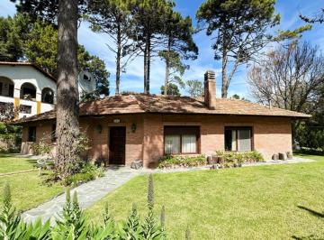 Casa · 132m² · 4 Ambientes · 2 Cocheras · Casa en Alquiler Pinamar Zona Lasalle