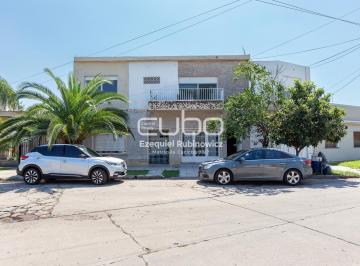 PH · 120m² · 6 Ambientes · 1 Cochera · Venta PH Ramos Mejia con Cochera y Patio