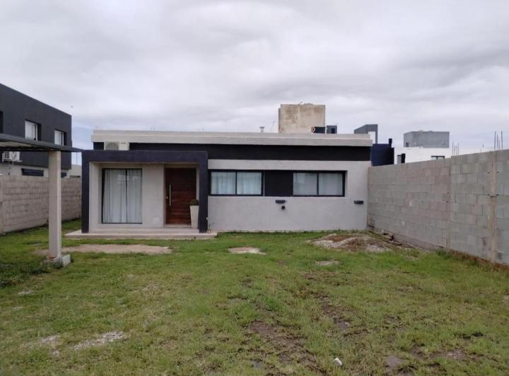 Casa · 145m² · 5 Ambientes · 1 Cochera
