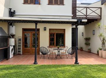 Casa · 202m² · 3 Ambientes · 1 Cochera · Casa en Monte Castro