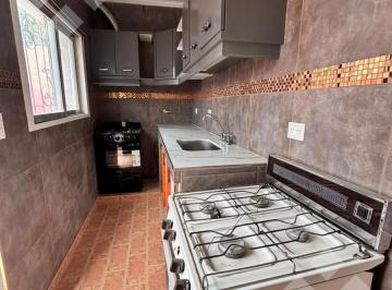 Departamento · 64m² · 3 Ambientes · 1 Cochera · En Alquiler | Departamento de 2 Dorm. | Zona Centro | Plottier