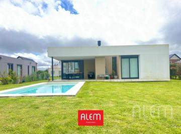 Casa · 140m² · 3 Dormitorios · 1 Cochera · Casa en Alquiler Temporario en Canning, La Magdalena