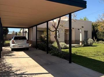 Casa de 5 ambientes, Rodeo de la Cruz · Casa en Venta Apta Crédito en Barrio Privado de Guaymallén