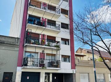 Departamento de 4 ambientes, Villa del Parque · Oportunidad Departamento 4amb Al Frente Luminoso con Cochera Fija Cubierta - Totalmente Renovado