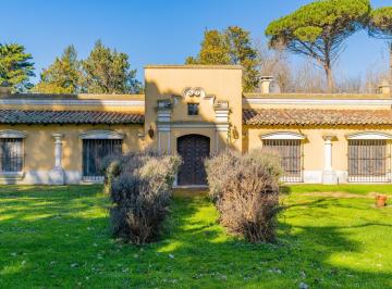 Hotel · 612m² · 15 Ambientes · Estancia Histórica de 1830 Restaurada con 42 Hectáreas a 50 Km del Mar
