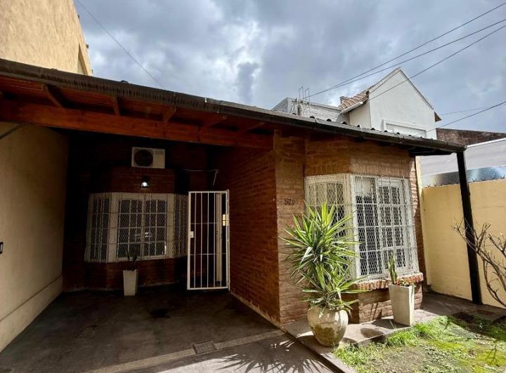 Casa · 95m² · 3 Ambientes · 1 Cochera