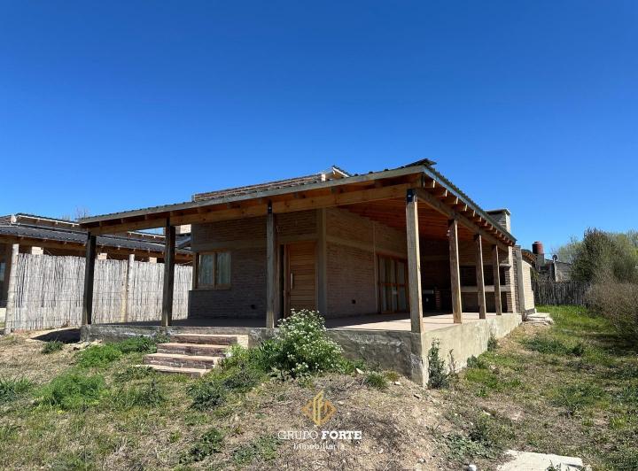 Casa · 150m² · 3 Ambientes · 1 Cochera