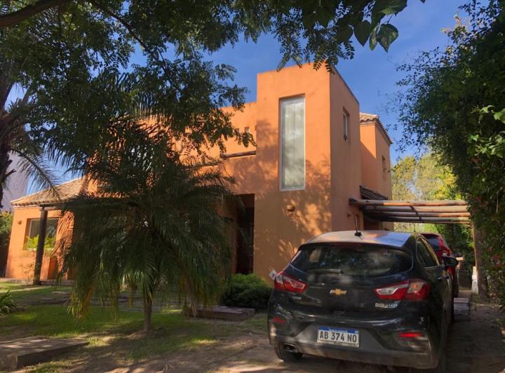Casa · 140m² · 3 Ambientes · 1 Cochera