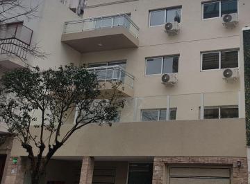 Departamento de 2 ambientes, Monte Castro · 2 Amb con Cochera Balcon Aterrazado Suite y Baño