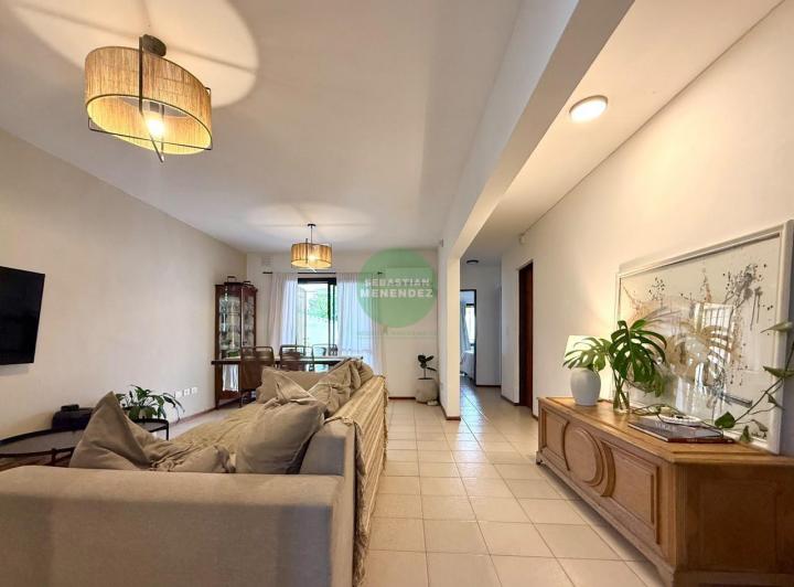 Casa · 80m² · 4 Ambientes · 1 Cochera