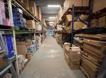 Bodega-Galpón · 890m² · 2 Ambientes · Galpón de 890 m² Dos Plantas con Ascensor en Barracas
