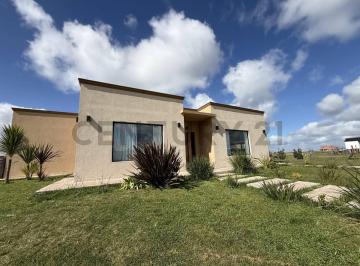 Casa · 140m² · 4 Ambientes · Venta Casa 4 Ambientes Barrio Santa Clara Al Sur