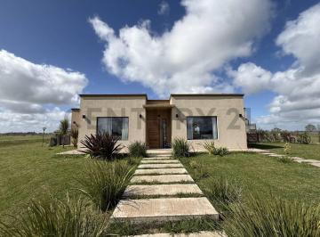 Casa · 140m² · 4 Ambientes · Venta Casa 4 Ambientes Barrio Santa Clara Al Sur