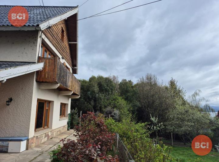 Casa · 338m² · 6 Ambientes · 1 Cochera