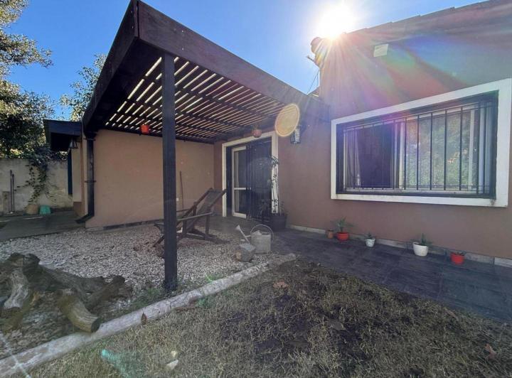 Casa · 95m² · 4 Ambientes · 2 Cocheras