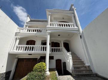 Casa · 400m² · 6 Ambientes · 1 Cochera · Casa La Rioja 1000 Corrientes