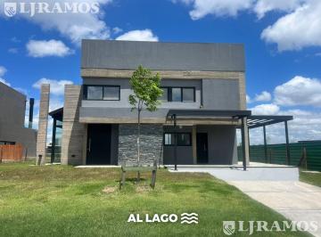 Casa · 195m² · 7 Ambientes · 2 Cocheras · A Laguna. a Estrenar. Sin Pileta.