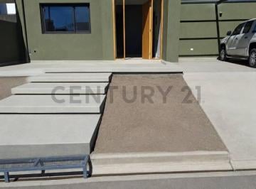 Casa · 170m² · 5 Ambientes · 2 Cocheras · Century21 López Vende Casa en Villa Michelo