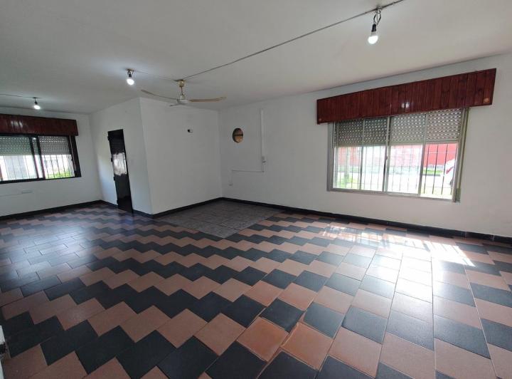 Casa · 180m² · 4 Ambientes · 1 Cochera