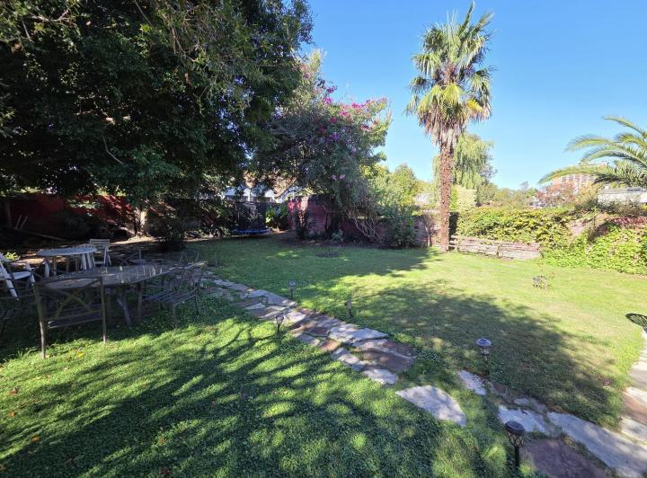 Terreno · 246m² · 6 Ambientes · 1 Cochera