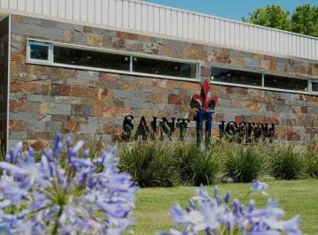 Terreno · 450m² · Tu Próximo Proyecto Comienza en Saint Joseph – Lote en Longchamps Venta