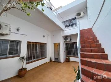 PH · 90m² · 4 Ambientes · PH en Alquiler 4 Ambientes Patio, Terraza y Parrilla en Saavedra