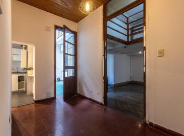 Casa · 67m² · 6 Ambientes · En Venta Casa de Pasillo de Dos Dorm. Mas Comodin en Barrio Martin