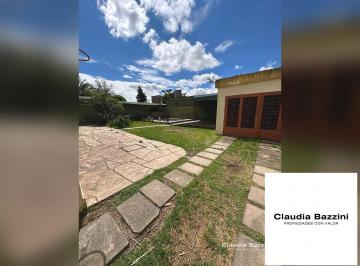 Casa · 326m² · 8 Ambientes · 2 Cocheras · Casa 3 Dorm. con Pileta - Venta - Barrio Rosedal