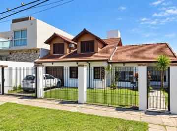 Casa · 170m² · 5 Ambientes · 3 Cocheras · Casa 6 Ambientes - Ituzaingó Norte