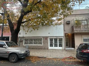 Casa · 197m² · 4 Ambientes · 1 Cochera · Casa en Lote Propio 4 Amb Gge Patio Jardin Tza
