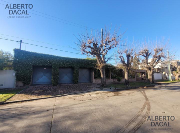 Casa · 362m² · 6 Ambientes · 5 Cocheras