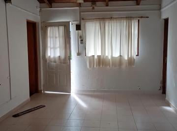 Casa · 4 Ambientes · 1 Cochera · Casa en El Hoyo