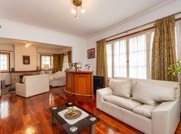 Casa · 234m² · 5 Ambientes · 3 Cocheras · Venta Casa Lote Propio Jardin Pile Cochera Florida