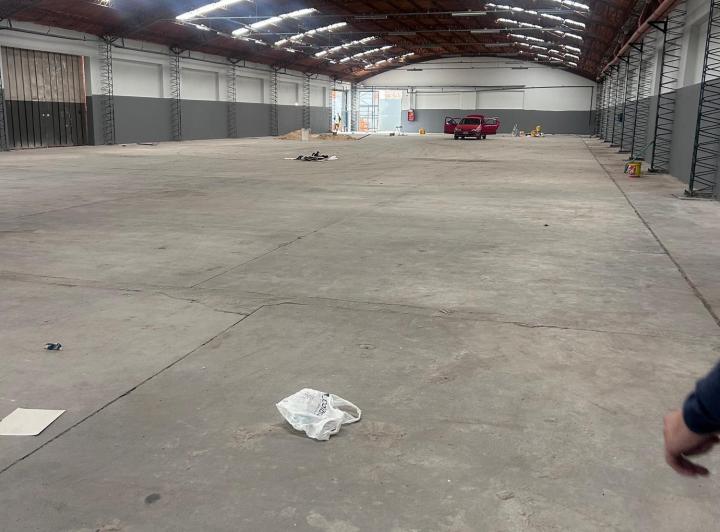Bodega-Galpón · 1950m² · 4 Ambientes